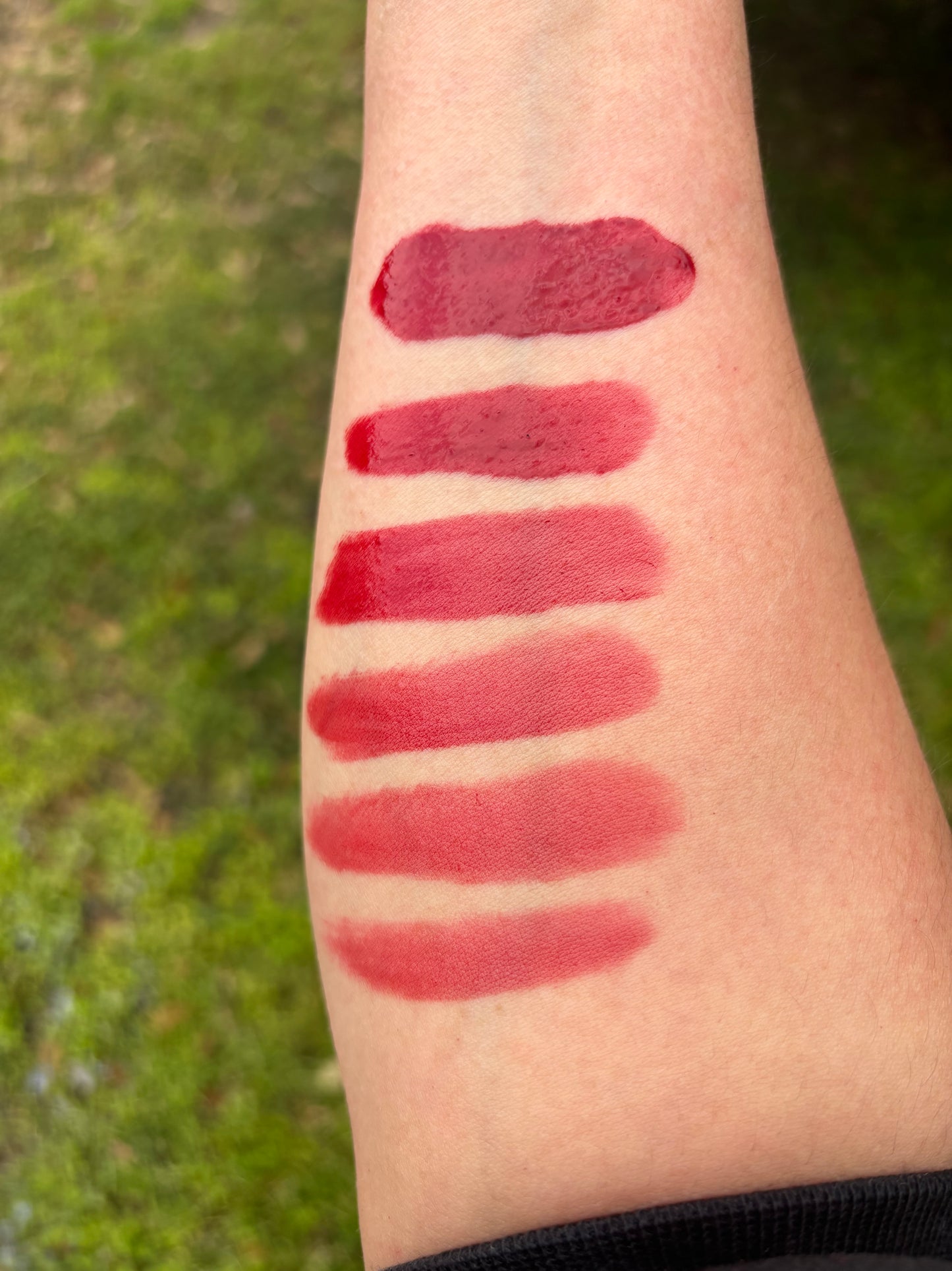 (ON SALE) Sangre Hydrating Lip Gloss - Hyperpigment